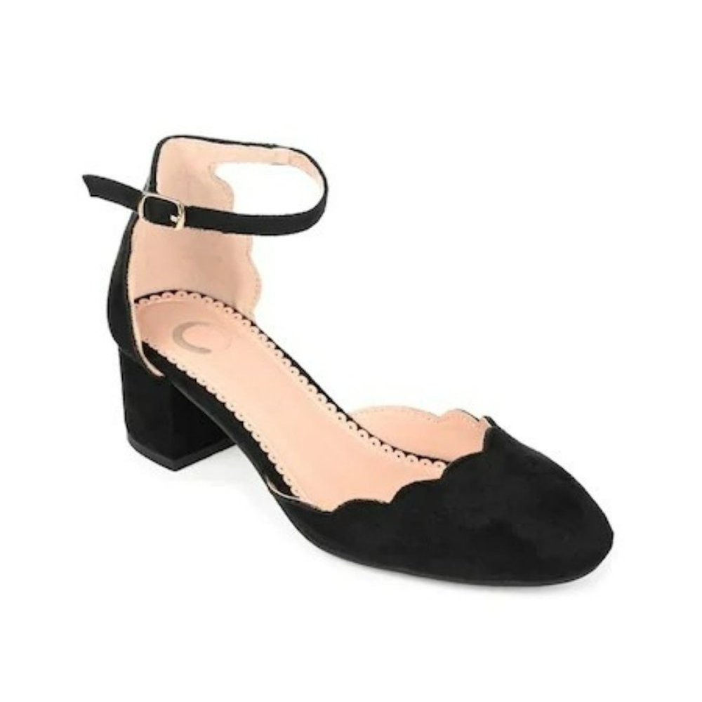Journee Collection Edna Pump